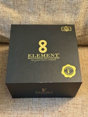 Predire 8 Element Multi-Purpose Skincare Face and Neck Masks LED- gold